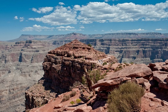 Tour-Ground-Grand-Canyon-West-Rim-Hualapai-Nation-550x336