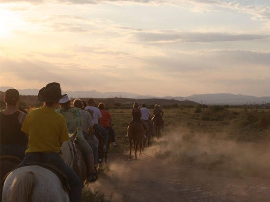 Tour-Ground-Wild-West-Horseback-Sunset-BBQ-Dinner-Ride-550x412