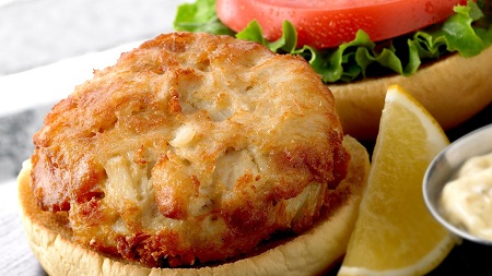 news-Forum-Food-Court-Phillips-Seafood-Crab-Cake-Sandwich-450x253