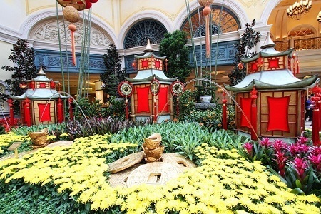 news-Bellagio Conservatory Pitches Wu to Asian Customers With Chinese New Year Display