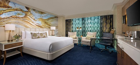 news-Mandalay-Bay-king-bed-curtains-closed